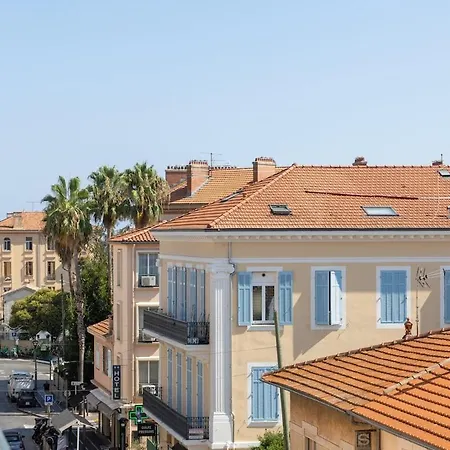 5 Min Walk, Bright, Air Conditioning, Cinema