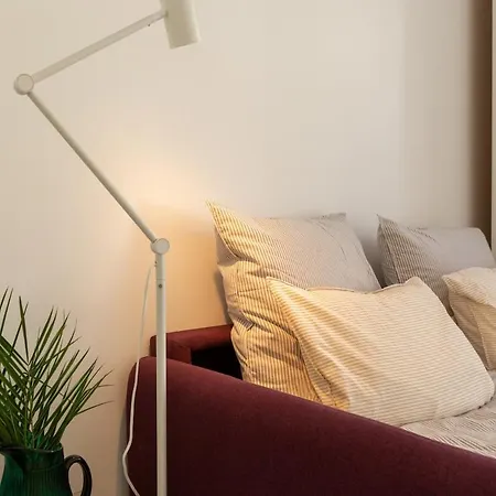 5 Min Walk, Bright, Air Conditioning, Cinema
