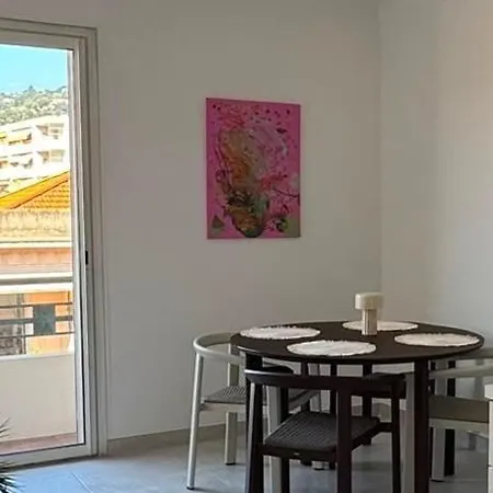 5 Min Walk, Bright, Air Conditioning, Cinema Vallauris
